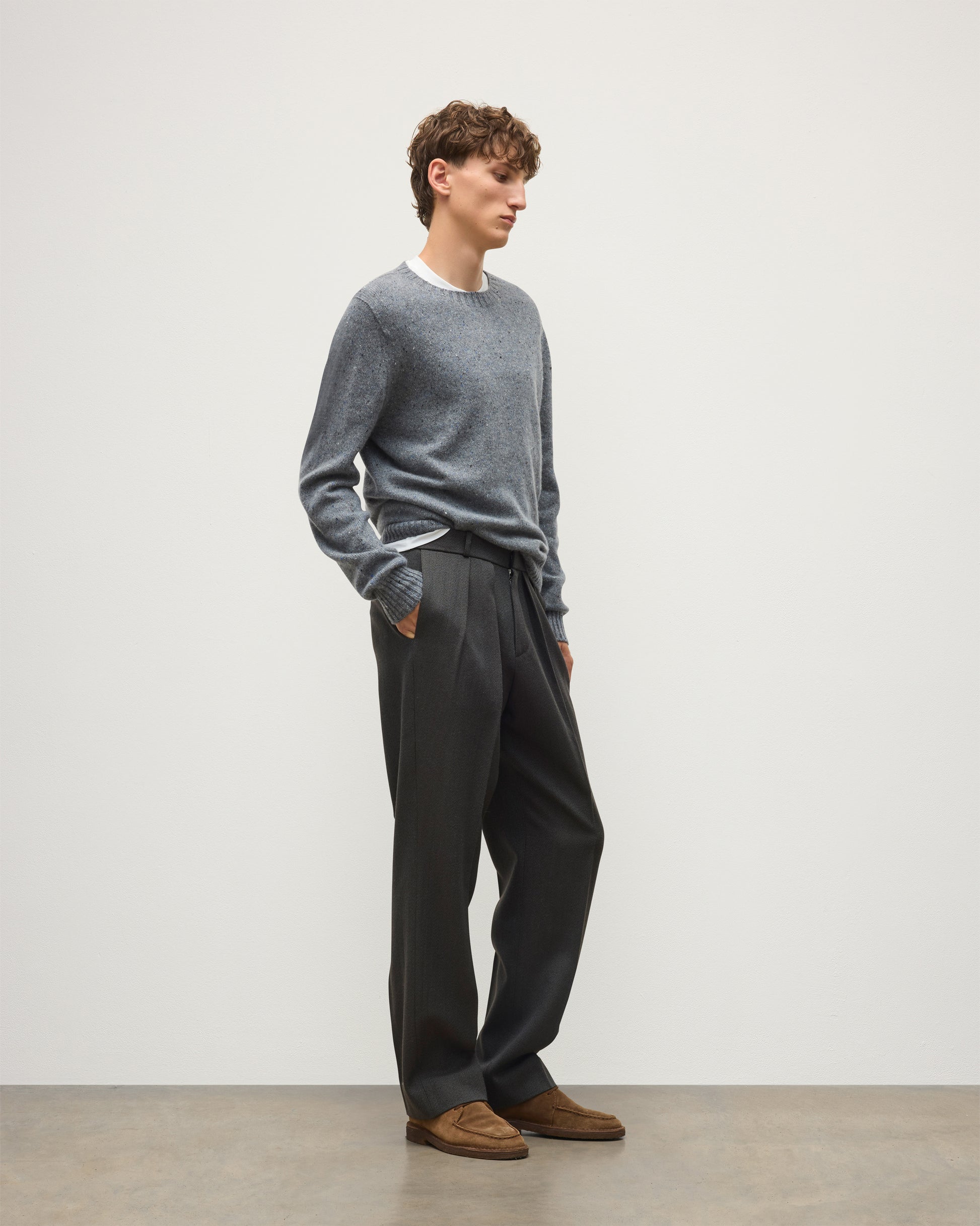 JOHNSTONS OF ELGIN TIREE CREW SWEATER DONEGAL CASHMERE CREW SWEATER GREY 100% CASHMERE KAI05755HA4270