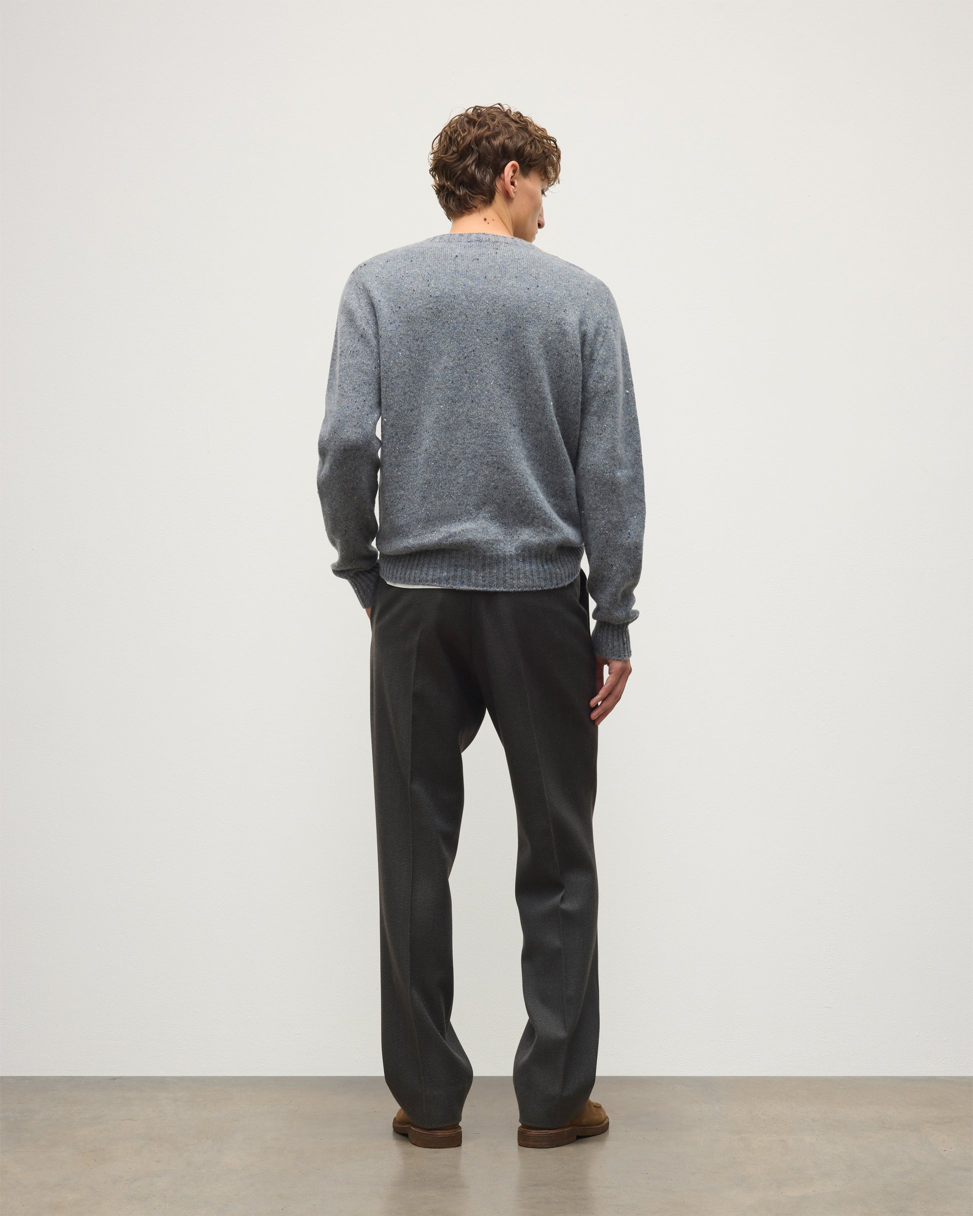 JOHNSTONS OF ELGIN TIREE CREW SWEATER DONEGAL CASHMERE CREW SWEATER GREY 100% CASHMERE KAI05755HA4270
