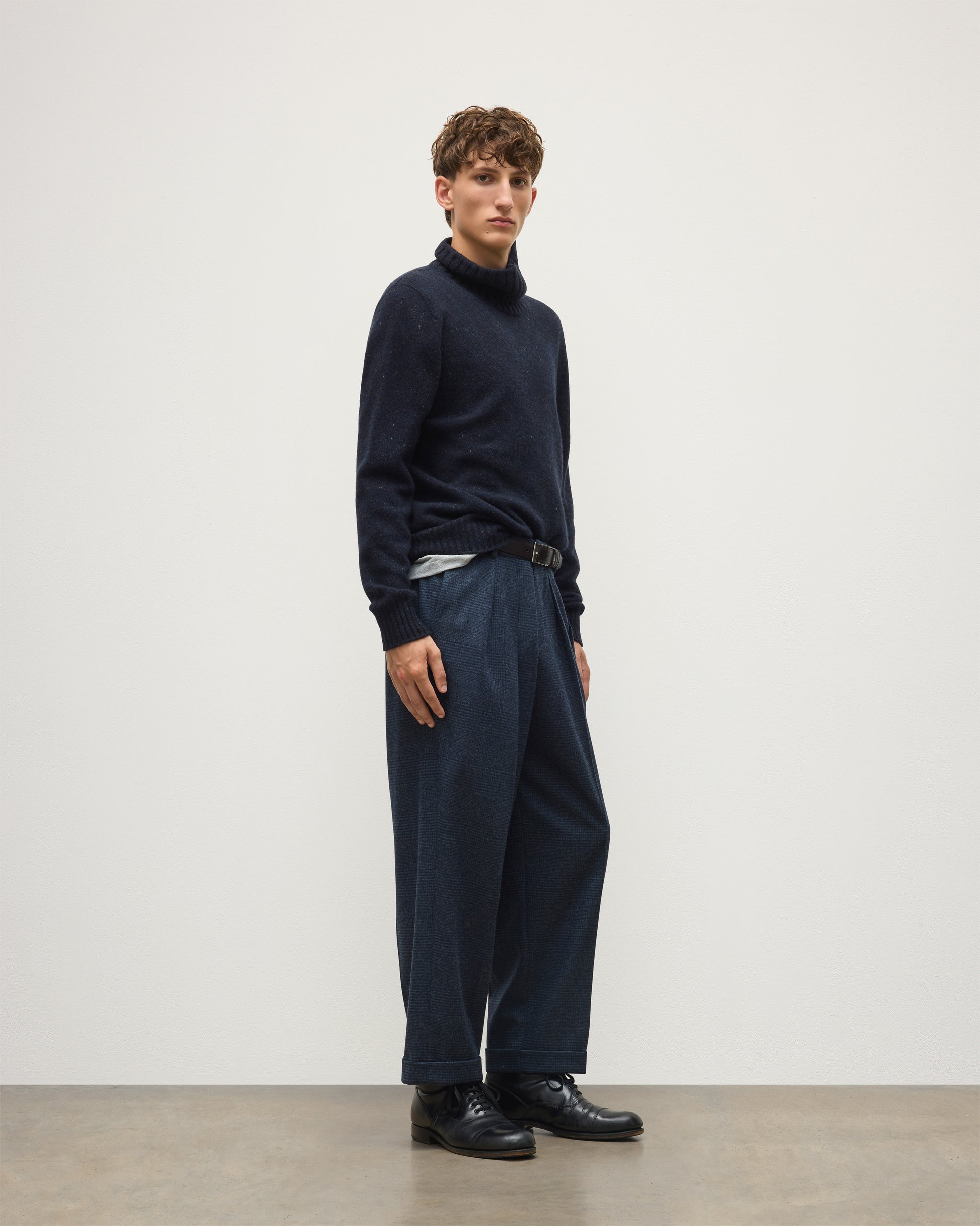 JOHNSTONS OF ELGIN MACKINTOSH ROLL NECK SWEATER DONEGAL CASHMERE ROLL NECK SWEATER BLUE 100% CASHMERE KAI05957HD7348