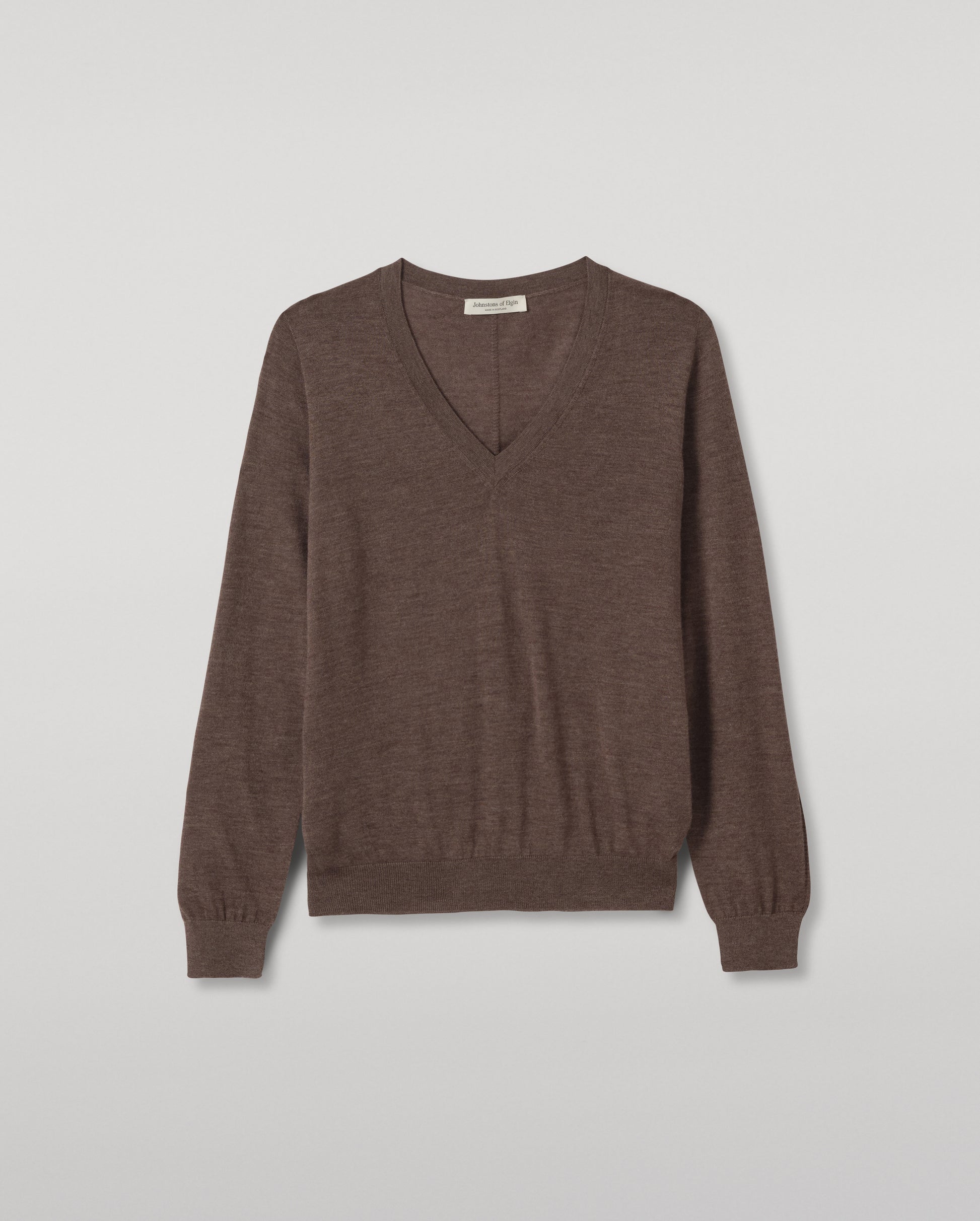 JOHNSTONS OF ELGIN BEATRICE VEE SWEATER SUPERFINE CASHMERE VEE NECK SWEATER WITH LINKS STITCH DETAIL - 3 PLY BROWN 100% CASHMERE KAI05972HB7092