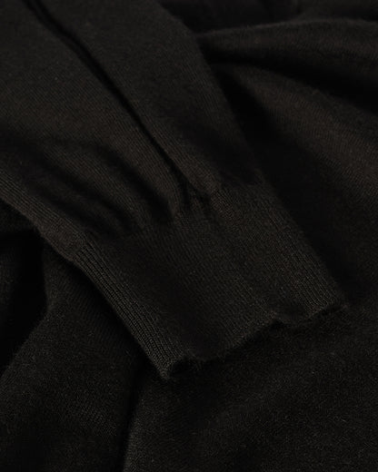 JOHNSTONS OF ELGIN BEATRICE VEE SWEATER SUPERFINE CASHMERE VEE NECK SWEATER WITH LINKS STITCH DETAIL - 3 PLY BLACK 100% CASHMERE KAI05972SA7146