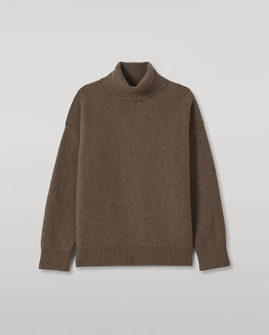JOHNSTONS OF ELGIN MAGGIE ROLL NECK SWEATER CASHMERE REVERSE STITCH ROLL NECK SWEATER - 8 PLY BROWN 100% CASHMERE KAI05983HB7128