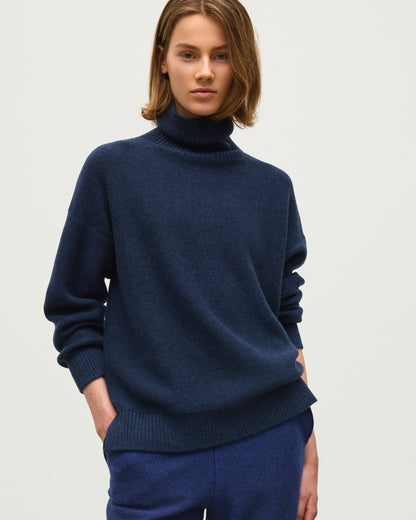 JOHNSTONS OF ELGIN MAGGIE ROLL NECK SWEATER CASHMERE REVERSE STITCH ROLL NECK SWEATER - 8 PLY NAVY 100% CASHMERE KAI05983HD7350