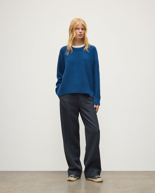 JOHNSTONS OF ELGIN MAGGIE CREW SWEATER CASHMERE REVERSE STITCH ROUND NECK SWEATER - 8 PLY BLUE 100% CASHMERE KAI05990SD5369