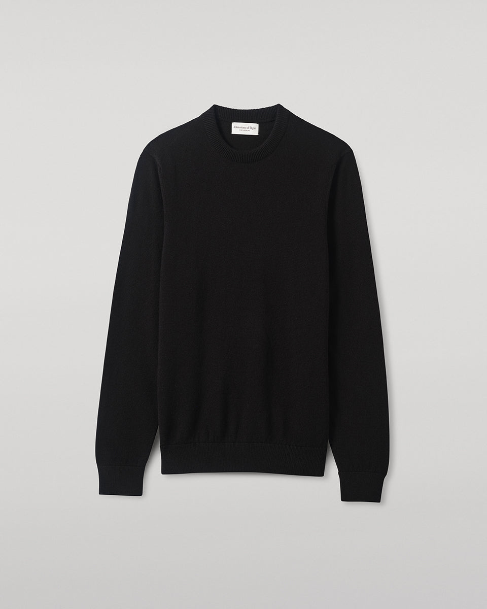 Johnstons of Elgin Men's Knitwear Black Classic Cashmere Black Round Neck Jumper KAP05471SA7210
