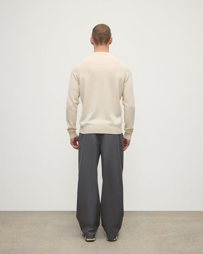 Johnstons of Elgin AW25 Men's Knitwear Champagne  Classic Cashmere Cream Round Neck Jumper KAP05471SA0502