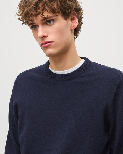 Johnstons of Elgin Men's Knitwear Dark Navy Classic Cashmere Navy Round Neck Jumper KAP05471SD7666