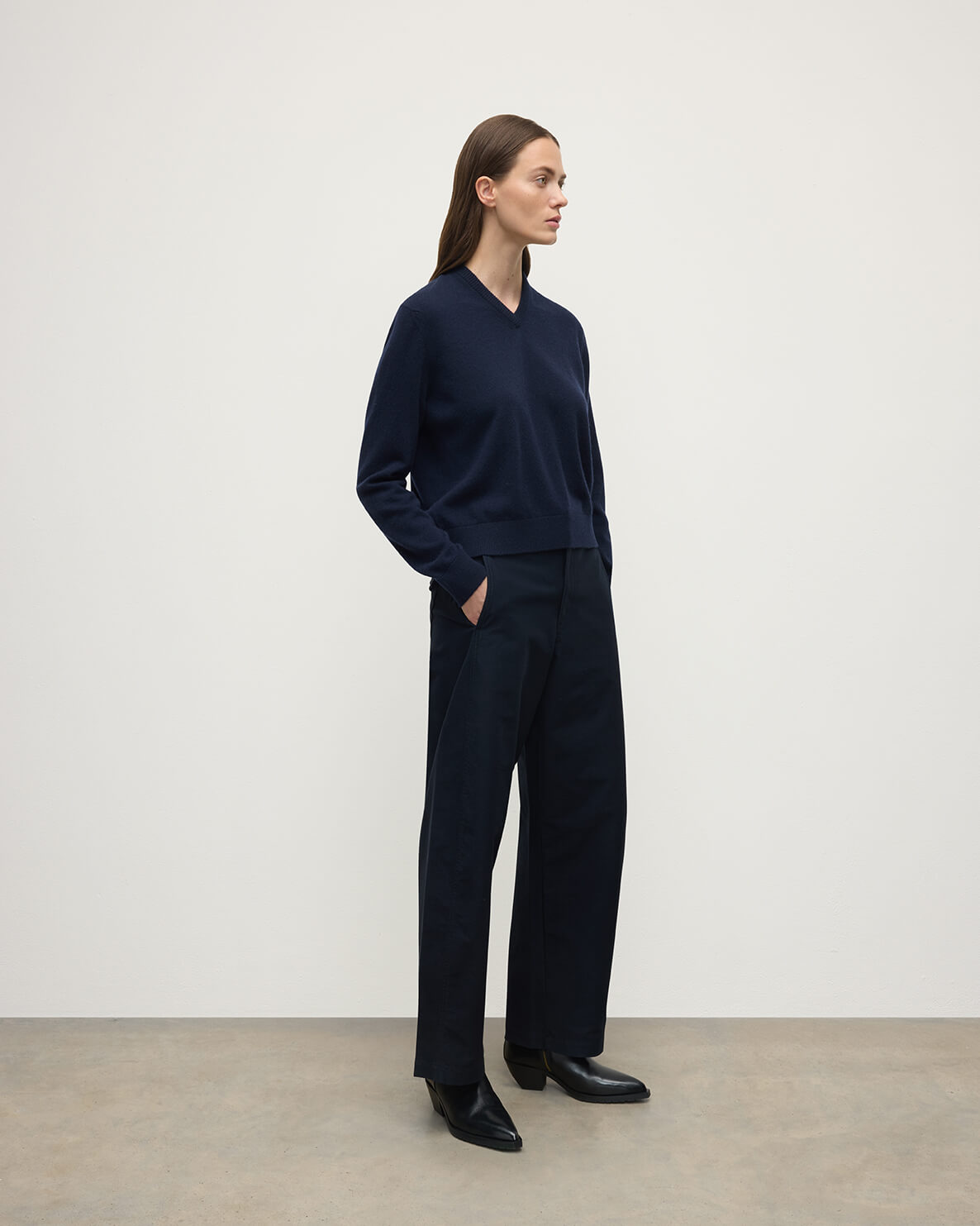 Johnstons of Elgin AW25 Women's Knitwear Dark Navy Classic Cashmere Navy V Neck Jumper KAP05575SD7666