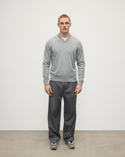 Johnstons of Elgin AW25 Men's Knitwear Light Grey Classic Cashmere Grey V Neck Jumper KAP05594HA0308