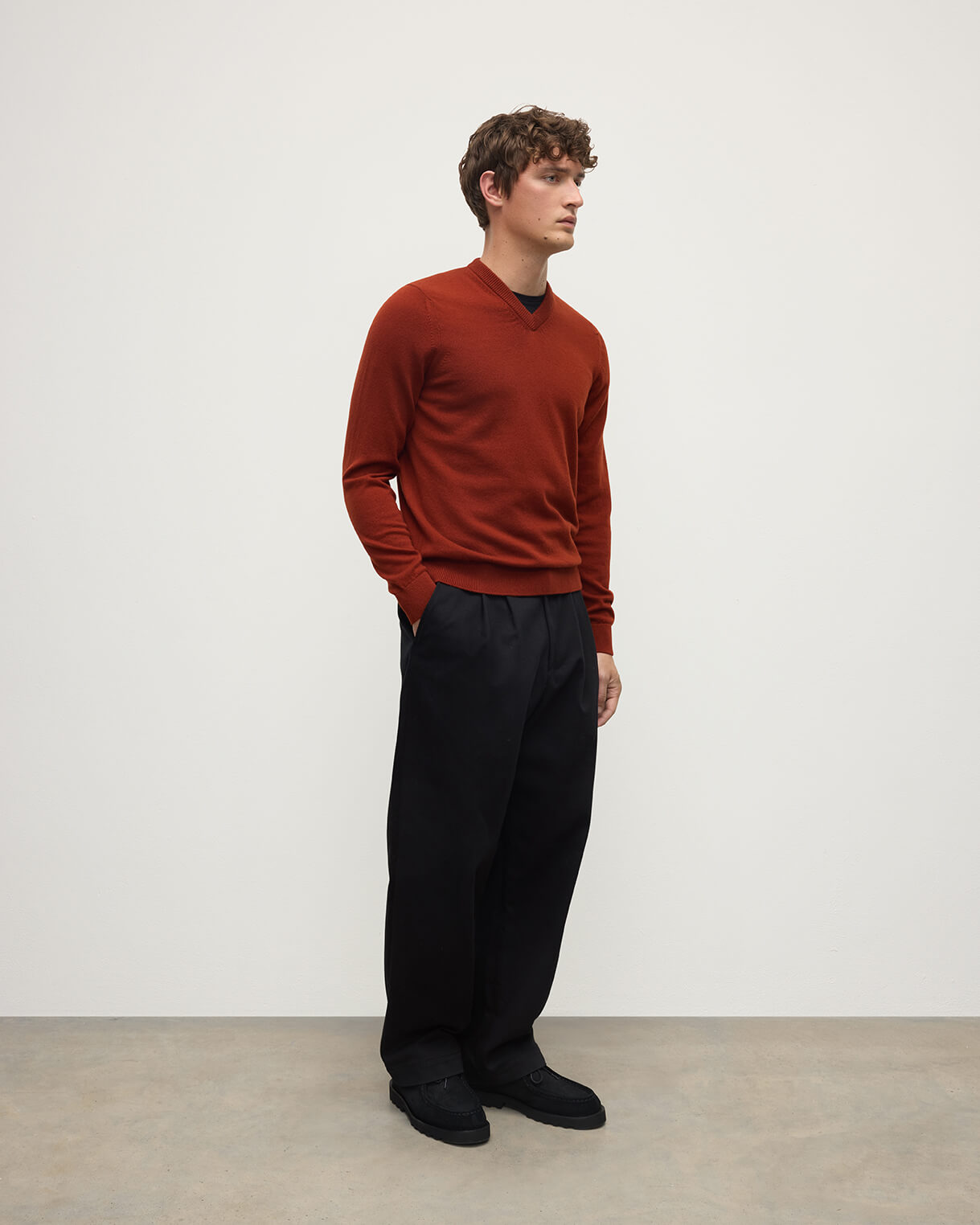 Johnstons of Elgin AW25 Men's Knitwear Oxblood Classic Cashmere Red V Neck KAP05594SG4463
