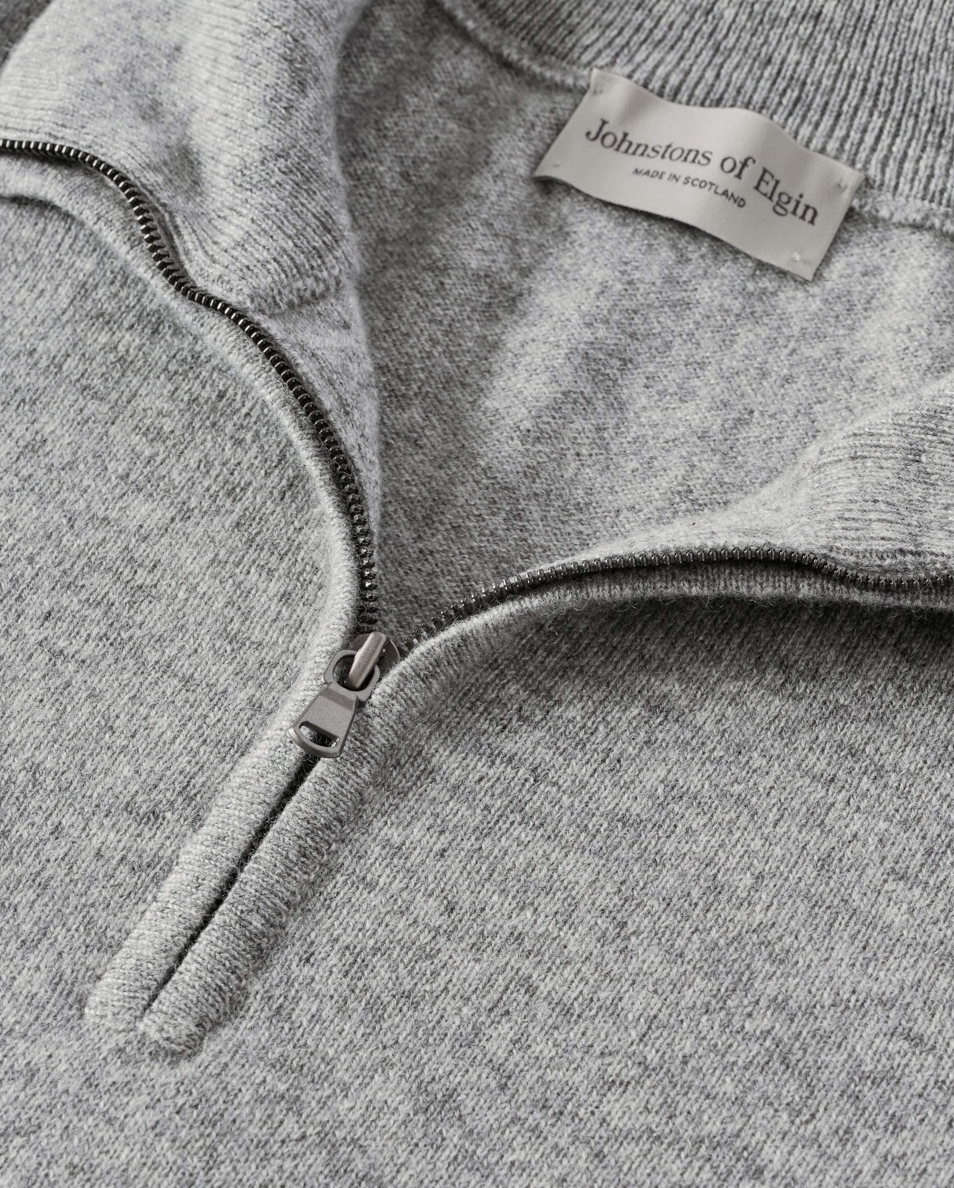 JOHNSTONS OF ELGIN MENS RORY CLASSIC HALF ZIP CLASSIC SWEATER 100% CASHMERE KAP05695HA0400
