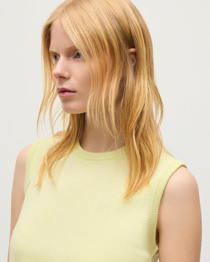JOHNSTONS OF ELGIN IRIS SLEEVELESS CREW PETITE CASHMERE ROUND NECK TANK - 2 PLY LIGHT YELLOW 100% CASHMERE KAP05705HF0025