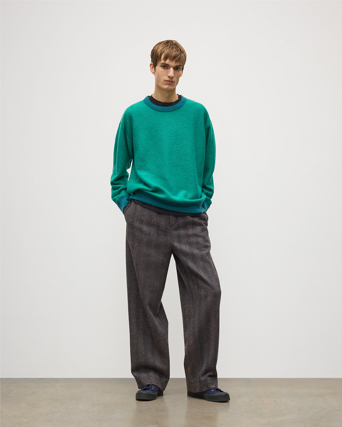 JOHNSTONS OF ELGIN LIDDELL SWEATSHIRT CASHMERE REVERSE TWILL STITCH SWEATSHIRT - 2 PLY GREEN 100% CASHMERE KAP05725Q26376