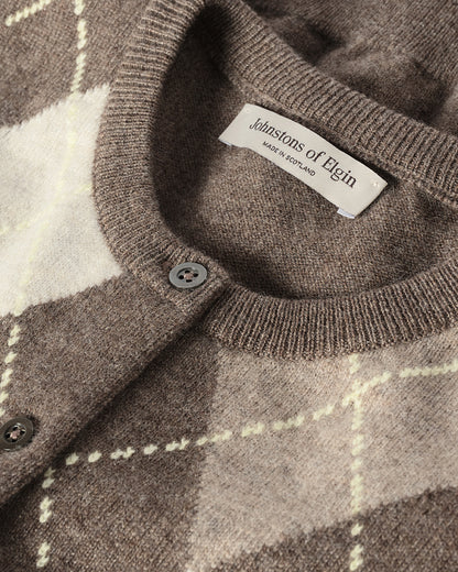 JOHNSTONS OF ELGIN CLAN CREW CARDIGAN PETITE CASHMERE ARGYLE INTARSIA ROUND NECK CARDIGAN - 2 PLY BROWN 100% CASHMERE KAP05731JU1652