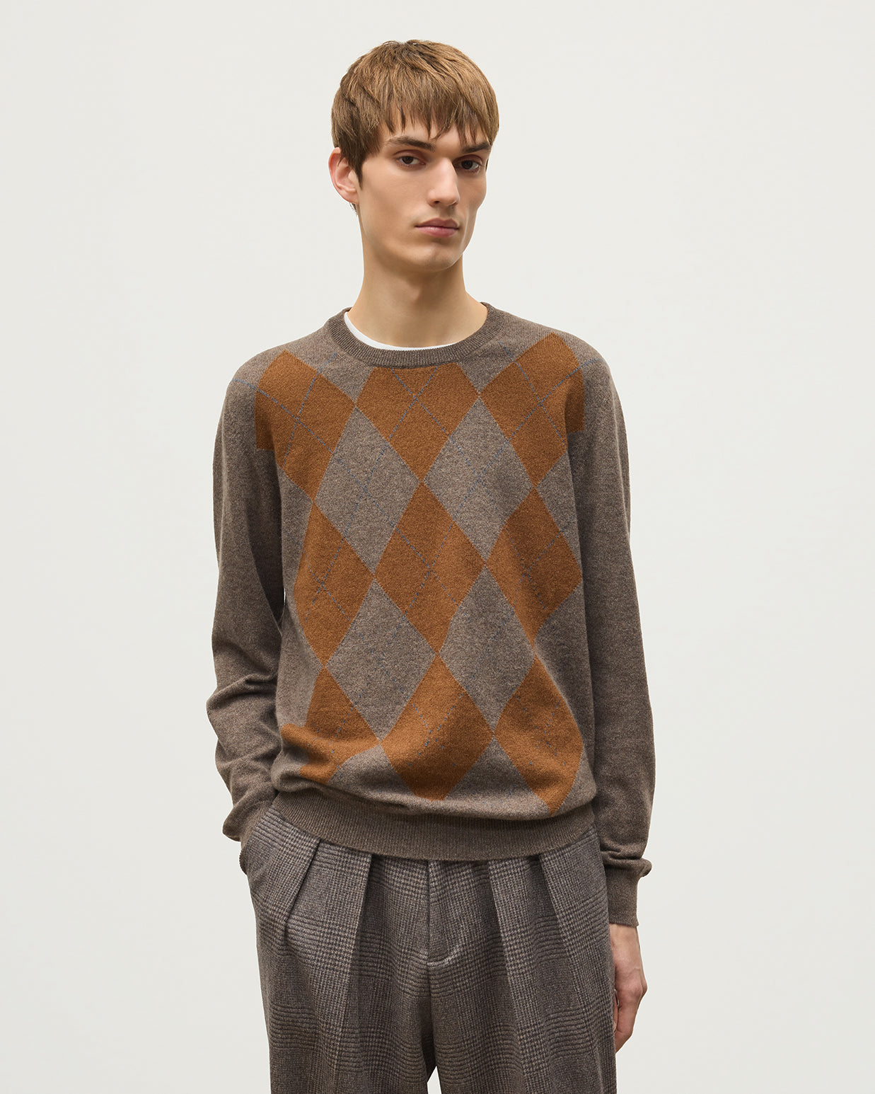 JOHNSTONS OF ELGIN ARGYLL CREW SWEATER CASHMERE ARGYLE INTARSIA CREW NECK SWEATER - 2 PLY BROWN 100% CASHMERE KAP05747JU1638