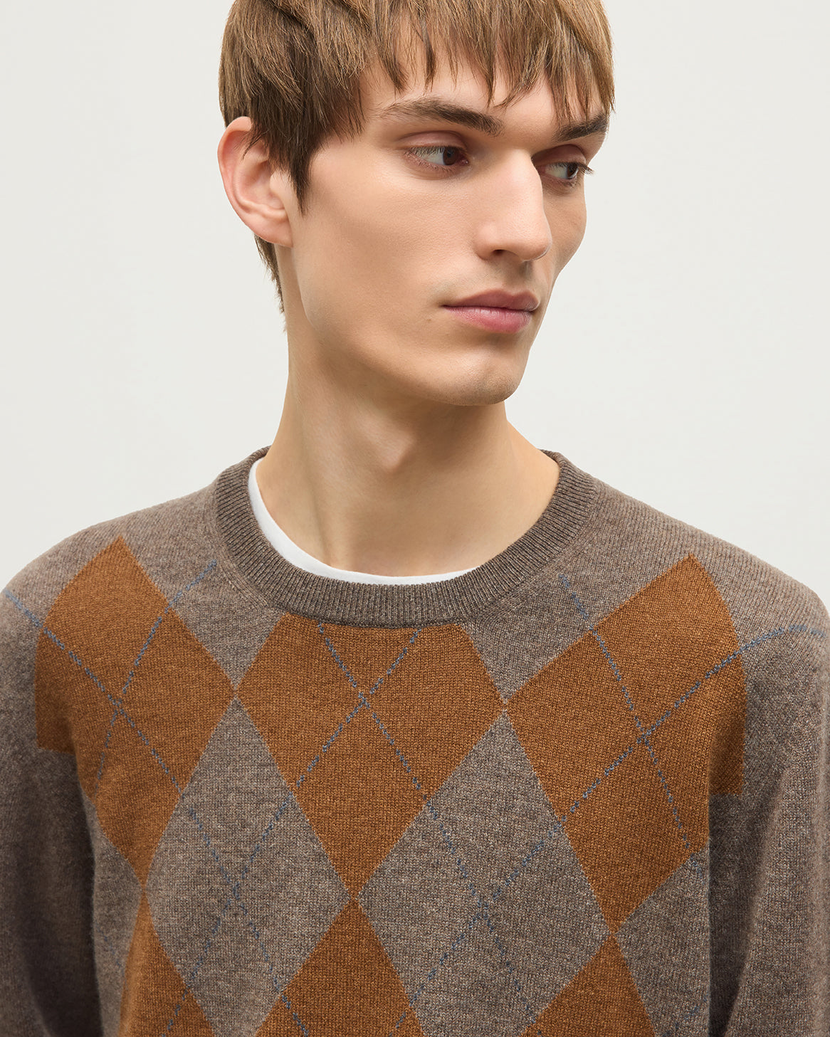 JOHNSTONS OF ELGIN ARGYLL CREW SWEATER CASHMERE ARGYLE INTARSIA CREW NECK SWEATER - 2 PLY BROWN 100% CASHMERE KAP05747JU1638