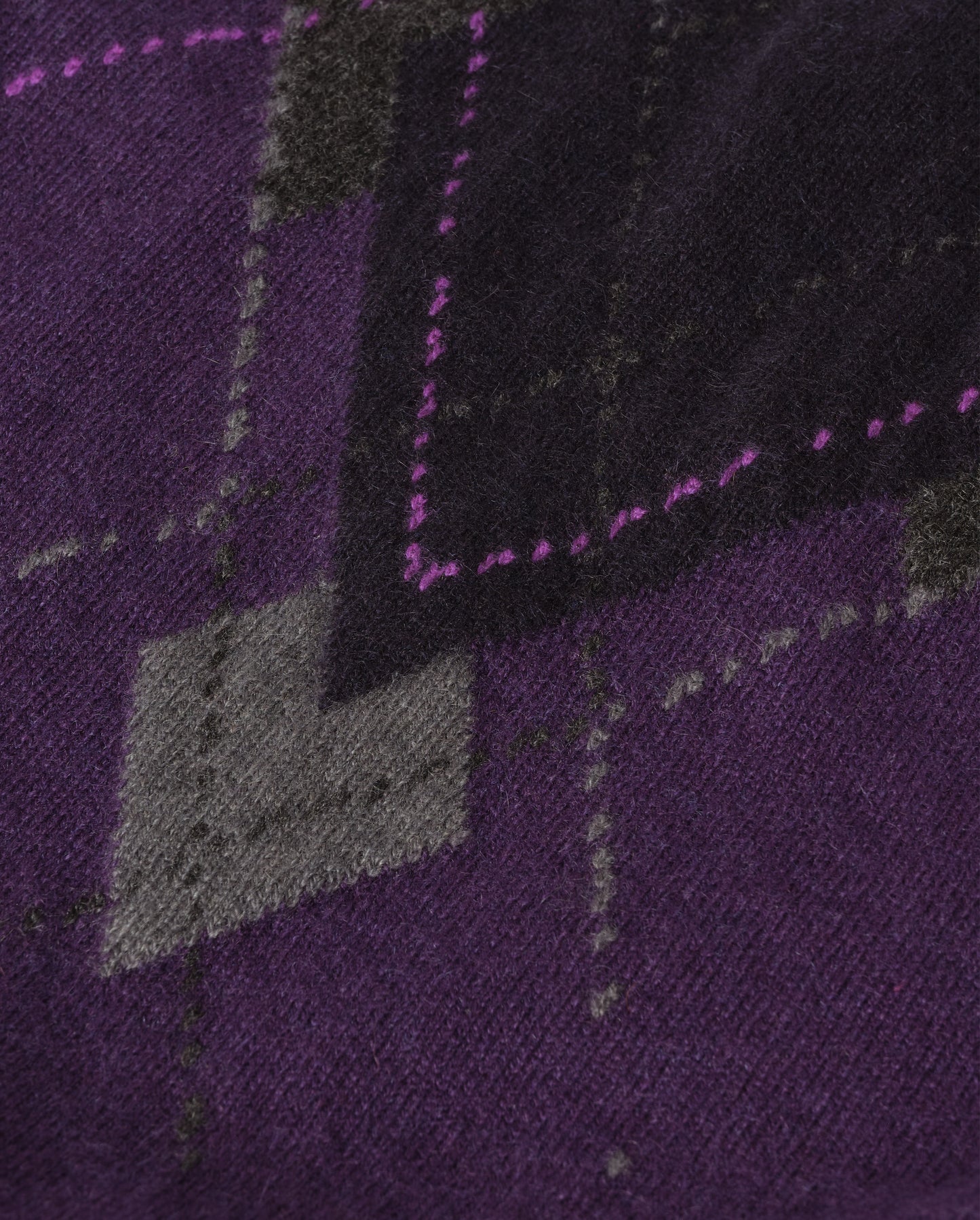 JOHNSTONS OF ELGIN LE JABOTS SLEEVELESS CREW PETITE CASHMERE ARGYLE INTARSIA ROUND NECK TANK - 2 PLY PURPLE 100% CASHMERE KAP05766JU1648