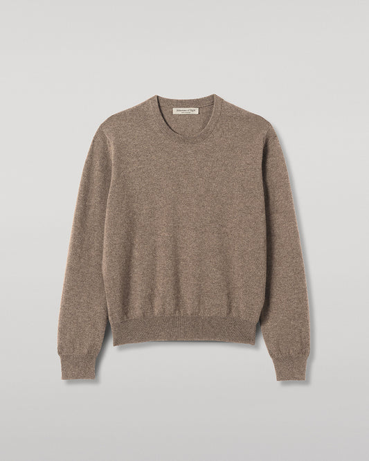 JOHNSTONS OF ELGIN LUNAN CREW SWEATER CLASSIC CASHMERE ROUND NECK SWEATER - 2 PLY BROWN 100% CASHMERE WORN WITH LOVAT CASHMERE BEANIE IN ALGIE GREEN KAP05784HB7128