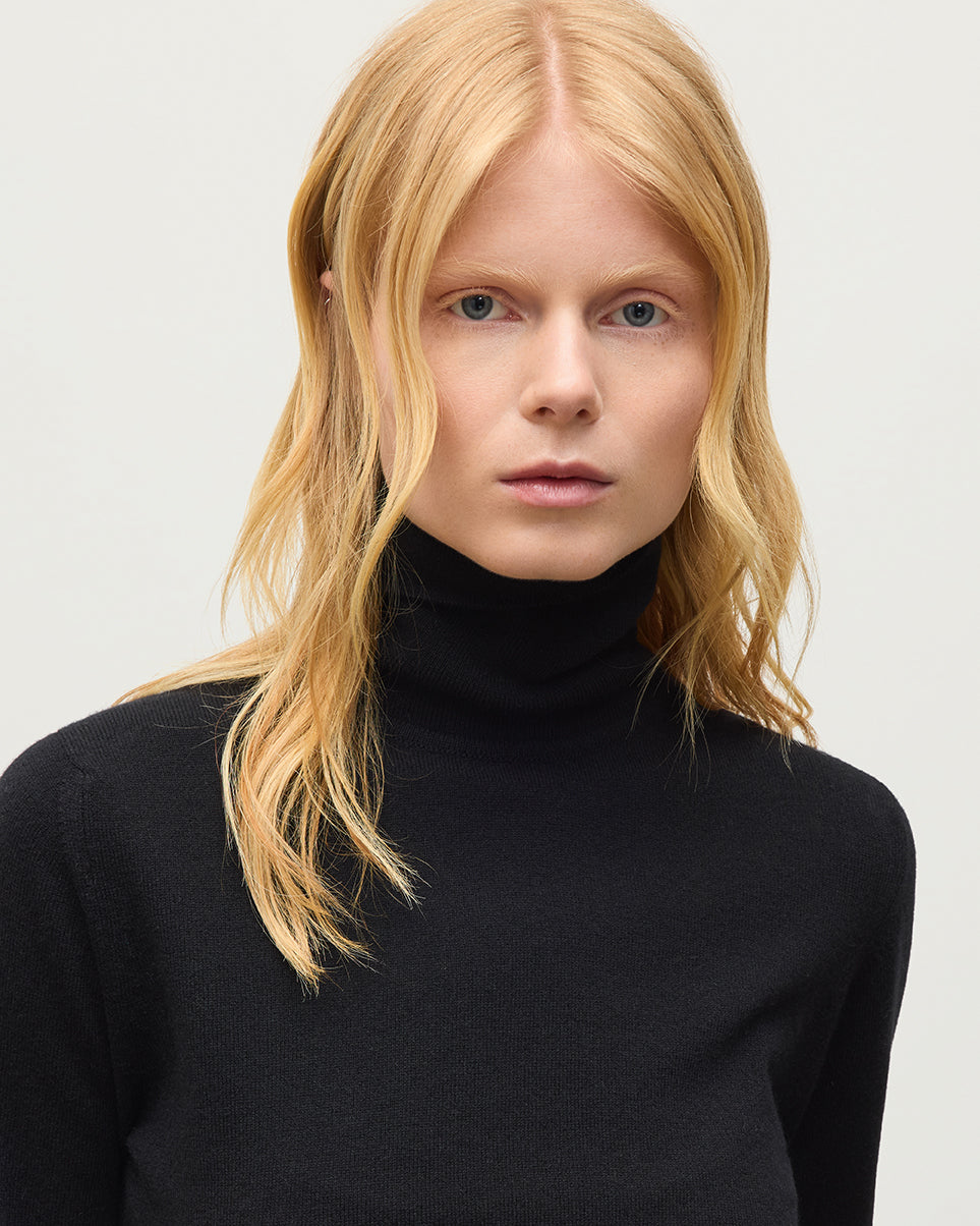 JOHNSTONS OF ELGIN IRIS ROLL NECK SWEATER PETITE CASHMERE ROLL NECK SWEATER - 2 PLY BLACK 100% CASHMERE KAP05952SA7210
