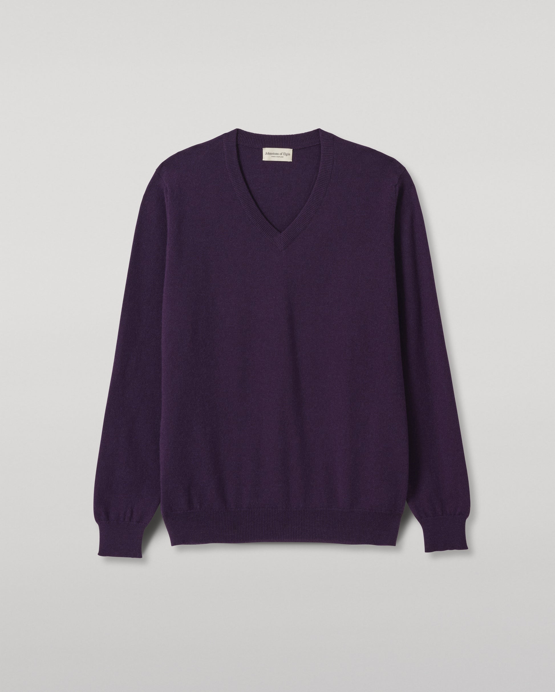 JOHNSTONS OF ELGIN REUBEN VEE NECK CASHMERE VEE NECK SWEATER - 2 PLY DARK PURPLE 100% CASHMERE KAP05960SD5370