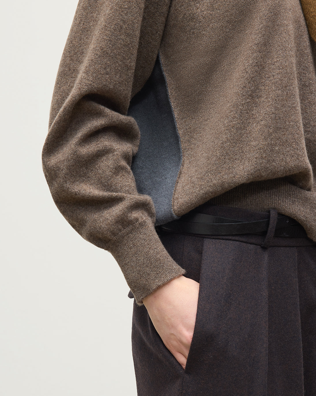JOHNSTONS OF ELGIN JESSIE CREW SWEATER CASHMERE ROUND NECK SWEATER WITH EXPOSED SEAM DETAIL & CENTRE BACK SPLIT - 2 PLY BROWN 100% CASHMERE WORN WITH REEL CASHMERE BANDANA IN ALGIE GREEN KAP05973Q26344