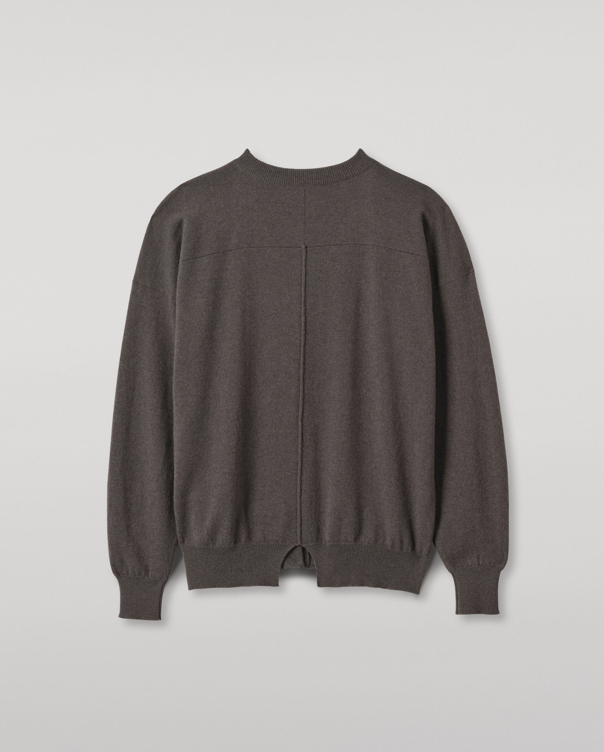 JOHNSTONS OF ELGIN JESSIE CREW CARDIGAN CASHMERE ROUND NECK CARDIGAN WITH EXPOSED SEAM DETAIL & CENTRE BACK SPLIT - 2 PLY GREY 100% CASHMERE KAP05988SA7216