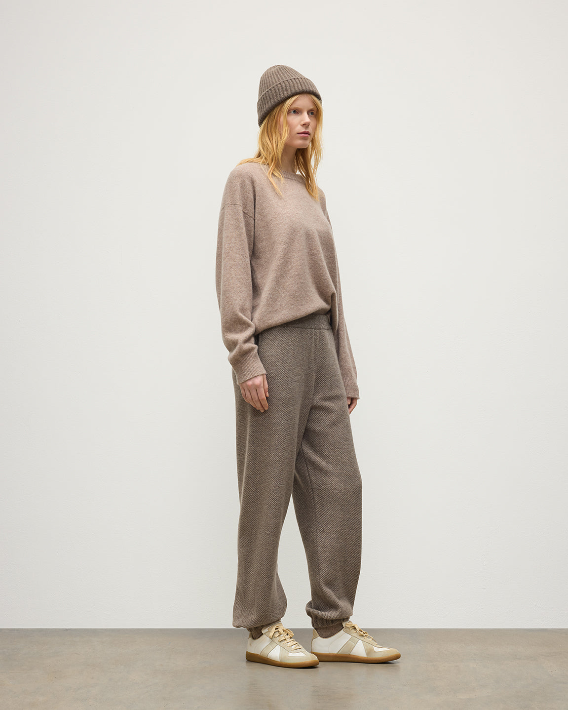 JOHNSTONS OF ELGIN REEL PANTS CASHMERE TWILL STITCH PANTS WITH SIDE POCKETS - 2 PLY BROWN 100% CASHMERE KAP05994Q26342