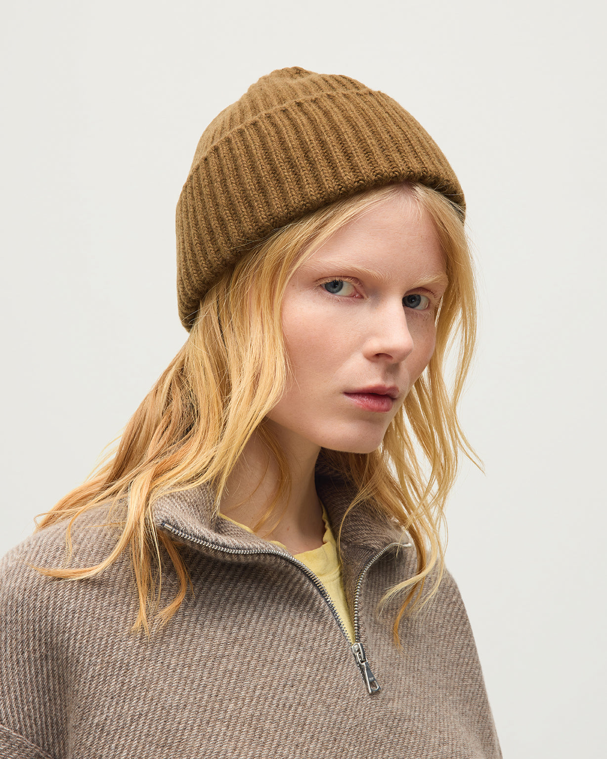 JOHNSTONS OF ELGIN REEL ZIP SWEATER CASHMERE TWILL STITCH ZIP NECK SWEATER - 2 PLY BROWN 100% CASHMERE WORN WITH MATCHING REEL TROUSERS AND LOVAT CASHMERE BEANIE IN LGIE GREEN  KAP06030Q26338