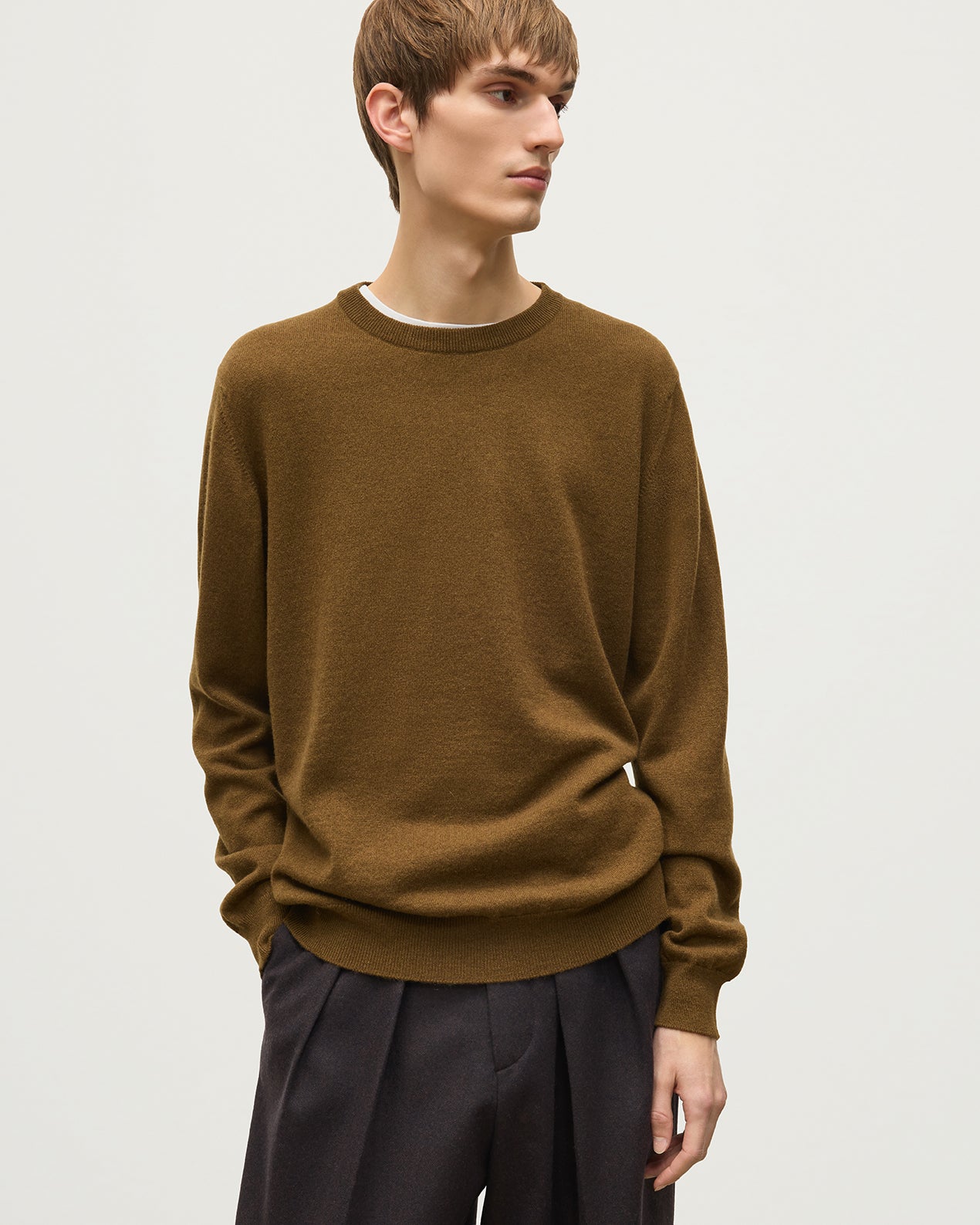JOHNSTONS OF ELGIN REUBEN CREW CASHMERE CREW NECK SWEATER - 2 PLY GREEN 100% CASHMERE KAP06051SC4756S