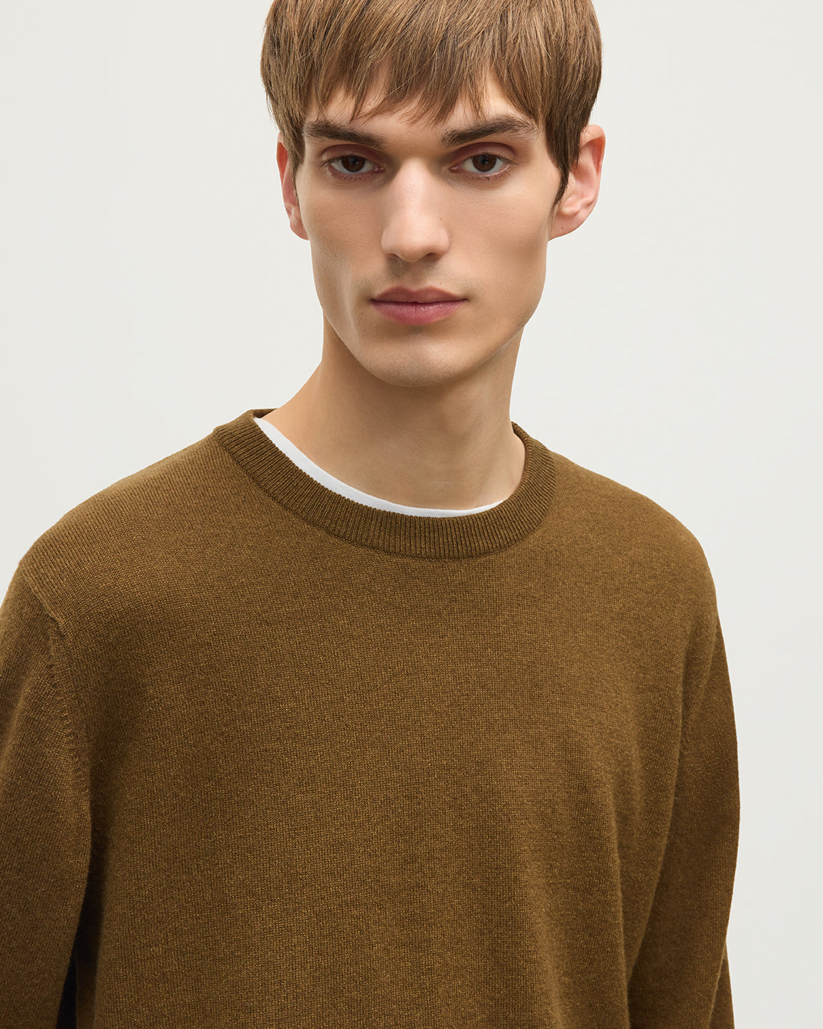JOHNSTONS OF ELGIN REUBEN CREW CASHMERE CREW NECK SWEATER - 2 PLY GREEN 100% CASHMERE KAP06051SC4756S