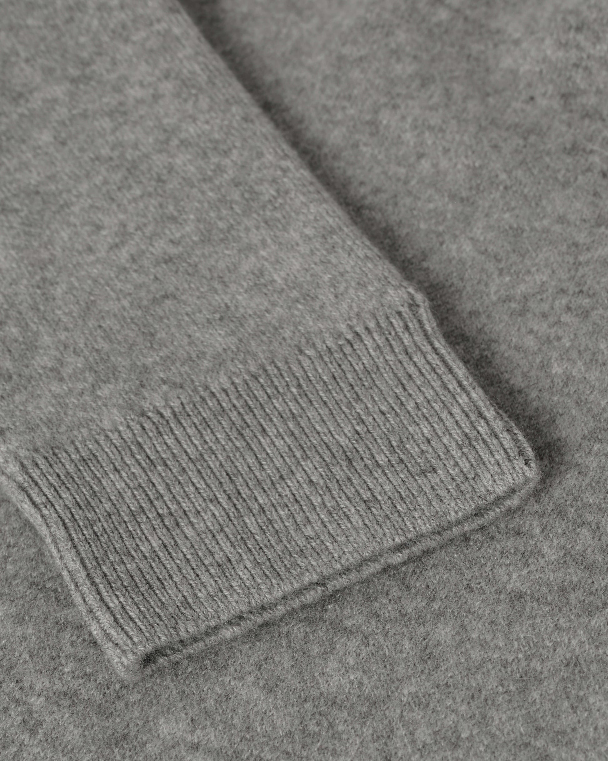 Johnstons of Elgin AW25 Men's Knitwear Light Grey & White Double Face Grey Sweatshirt KBA01008Q25324