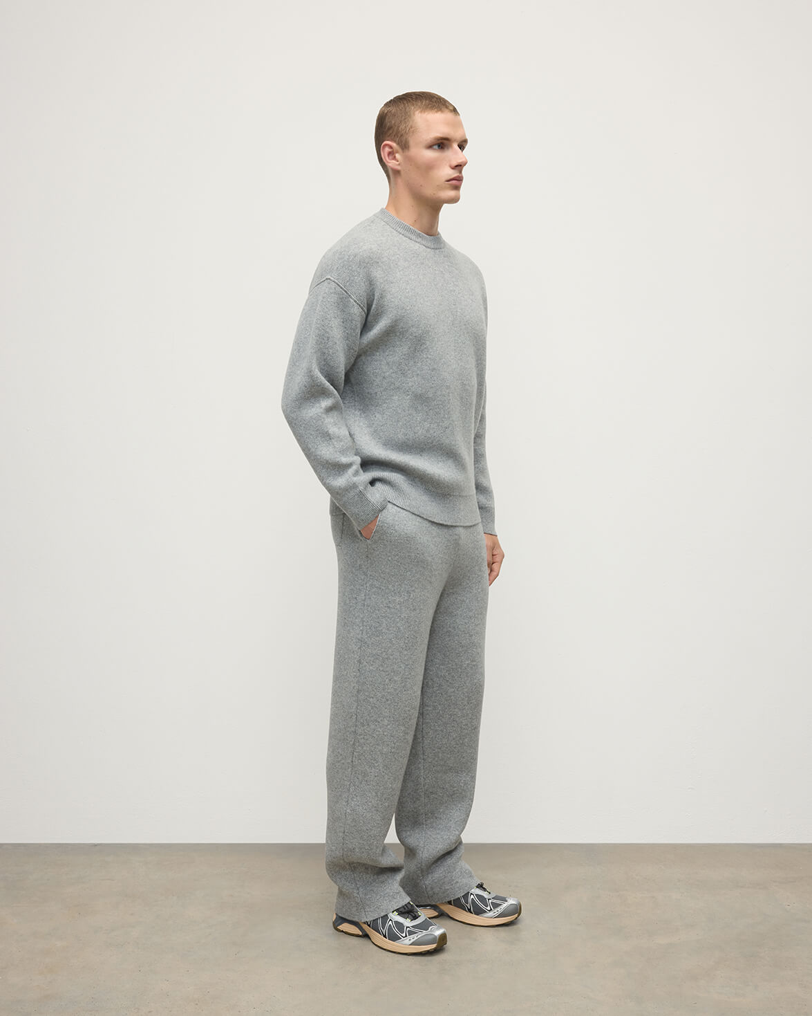 Johnstons of Elgin AW25 Men's Knitwear Light Grey & White Double Face Grey Sweatshirt KBA01008Q25324