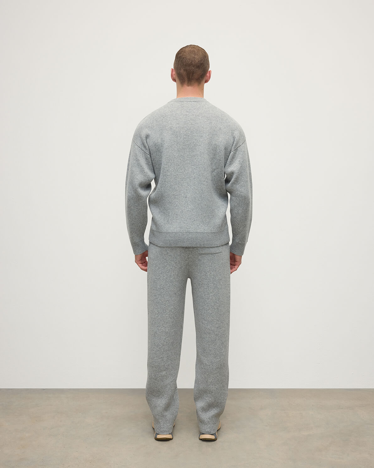 Johnstons of Elgin AW25 Men's Knitwear Light Grey & White Double Face Grey Sweatshirt KBA01008Q25324
