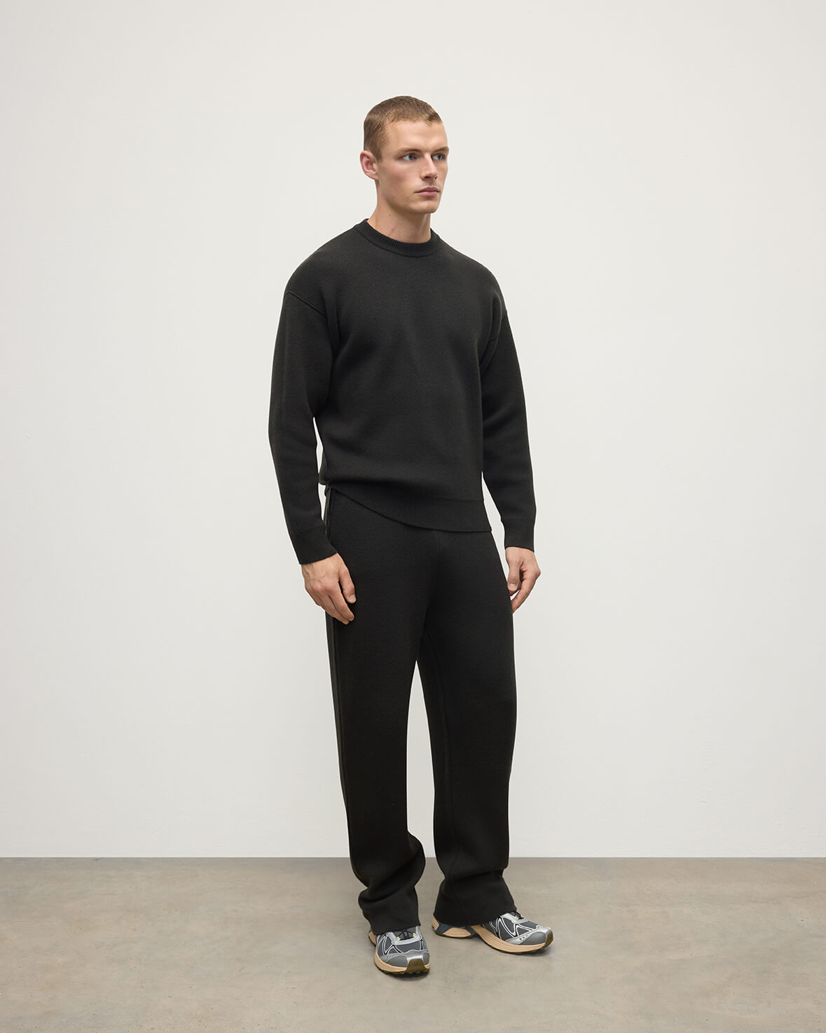 Johnstons of Elgin AW25 Men's Knitwear Black & Mid Grey Double Faced Grey Sweatshirt KBA01008Q25323