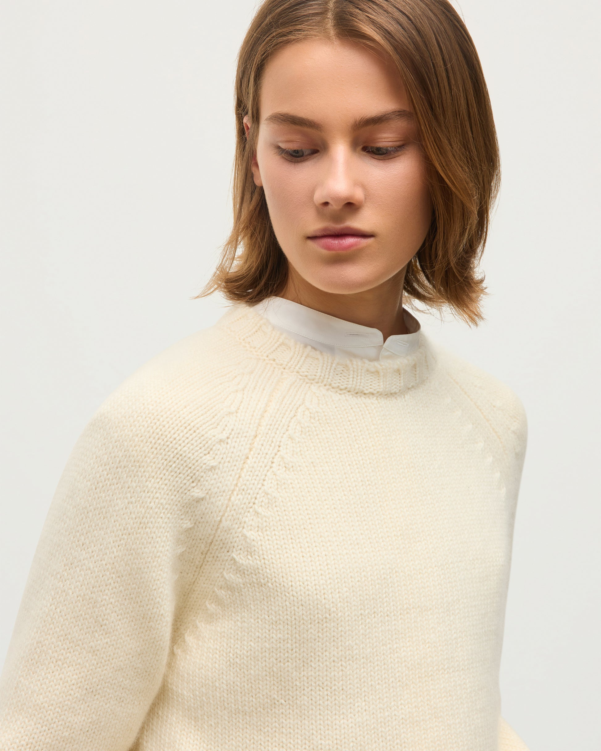 JOHNSTONS OF ELGIN BAY CREW SWEATER MARBLED CASHMERE RAGLAN ROUND NECK SWEATER WHITE 78% CASHMERE, 22% COTTON KBB01068SA0663