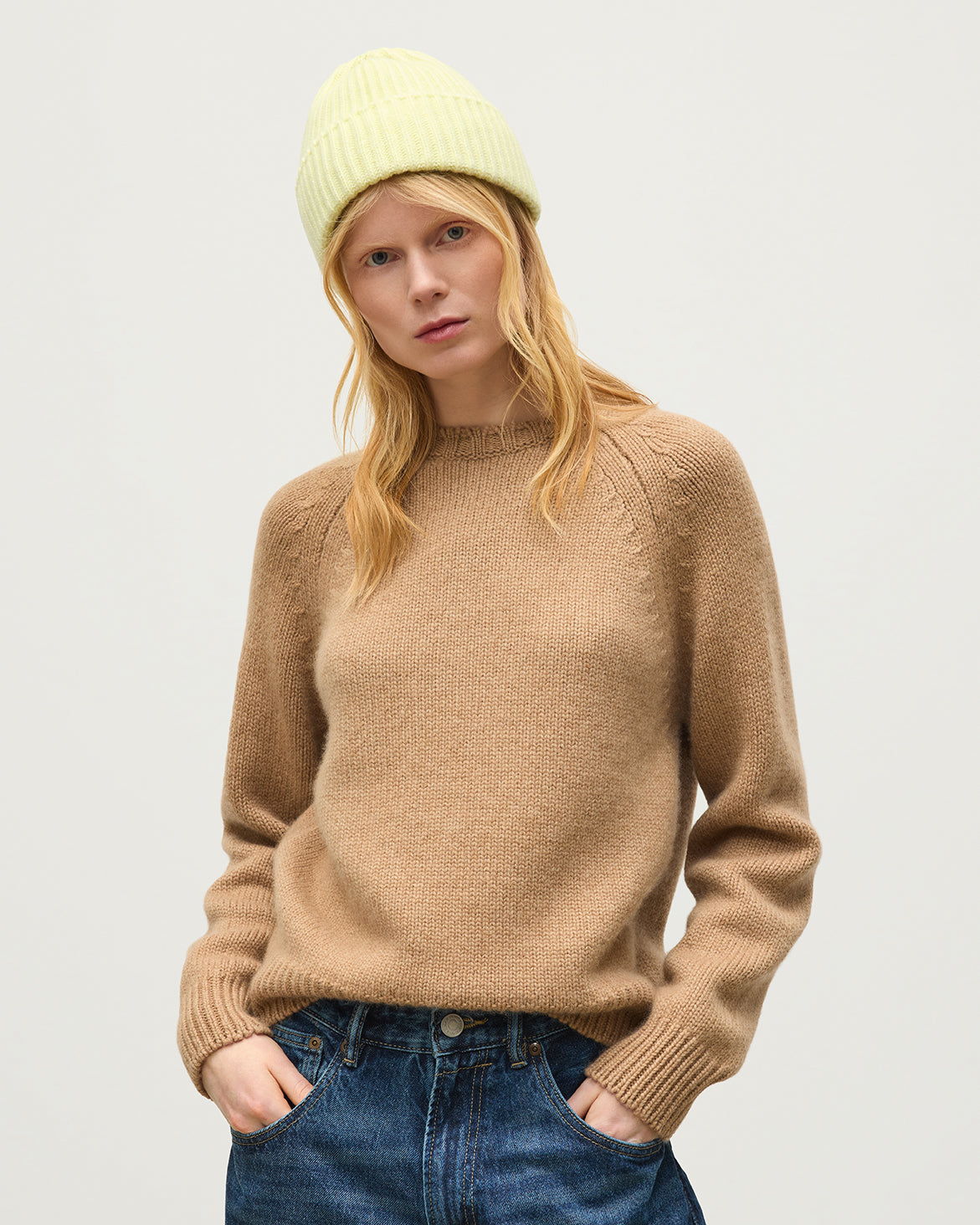 JOHNSTONS OF ELGIN BAY CREW SWEATER MARBLED CASHMERE RAGLAN ROUND NECK SWEATER CAMEL 78% CASHMERE, 22% COTTON WORN WITH LOVAT CASHMERE BEANIE IN CITRON YELLOW KBB01068SB4708