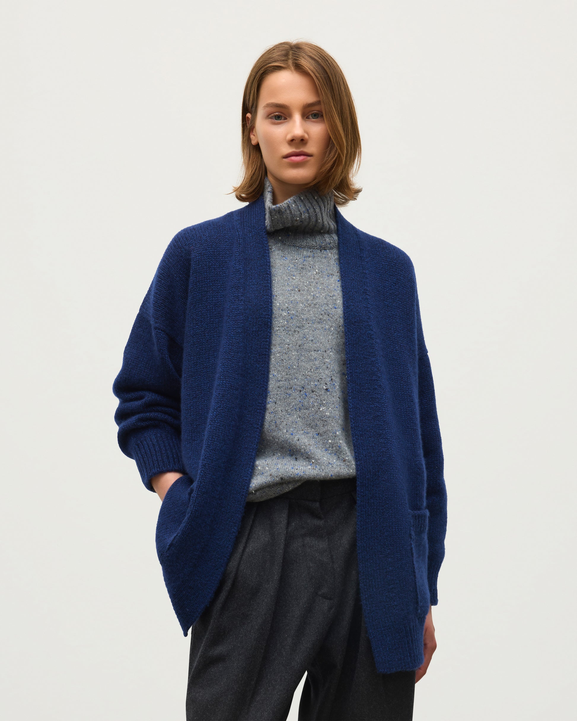 JOHNSTONS OF ELGIN BAY SLOUCH CARDIGAN MARBLED CASHMERE SLOUCH CARDIGAN WITH POCKETS DARK BLUE 78% CASHMERE, 22% COTTON KBB01069HD7361