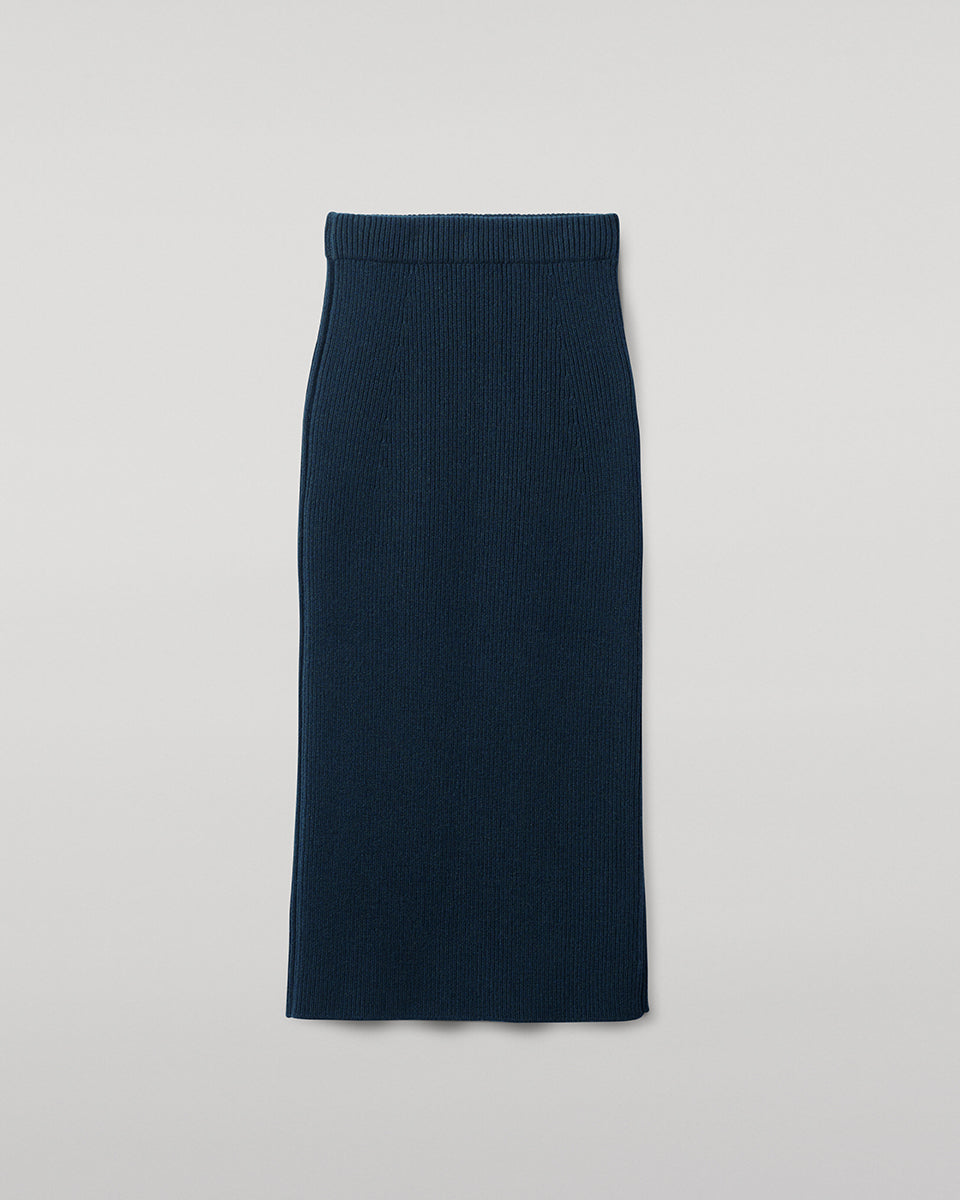 Johnstons of Elgin AW25 Women's Knitwear Bottle Green Cashmere Green Midi Skirt Back View KBC01032SC7341