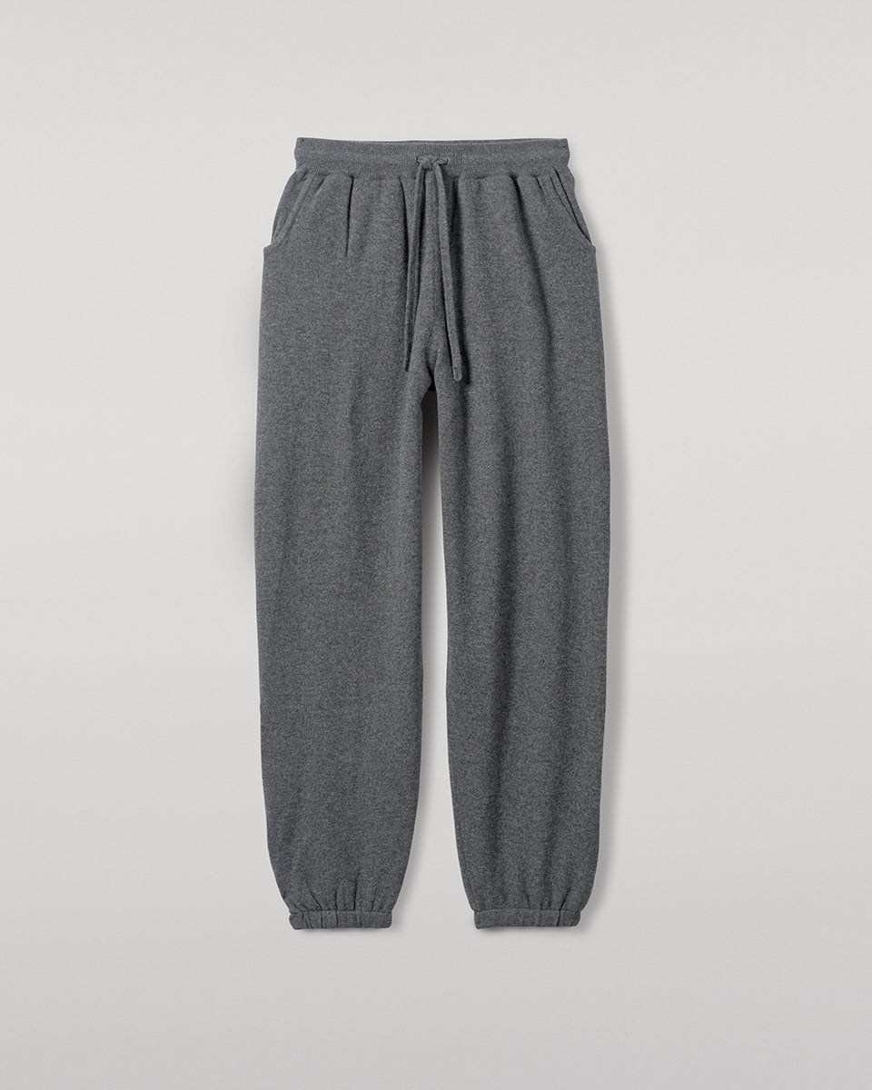 Johnstons of Elgin SS25 Men's Knitwear Mid Grey Tapered Cashmere Joggers with matching cashmere quarter zip neck sweater KBP00948HA0501