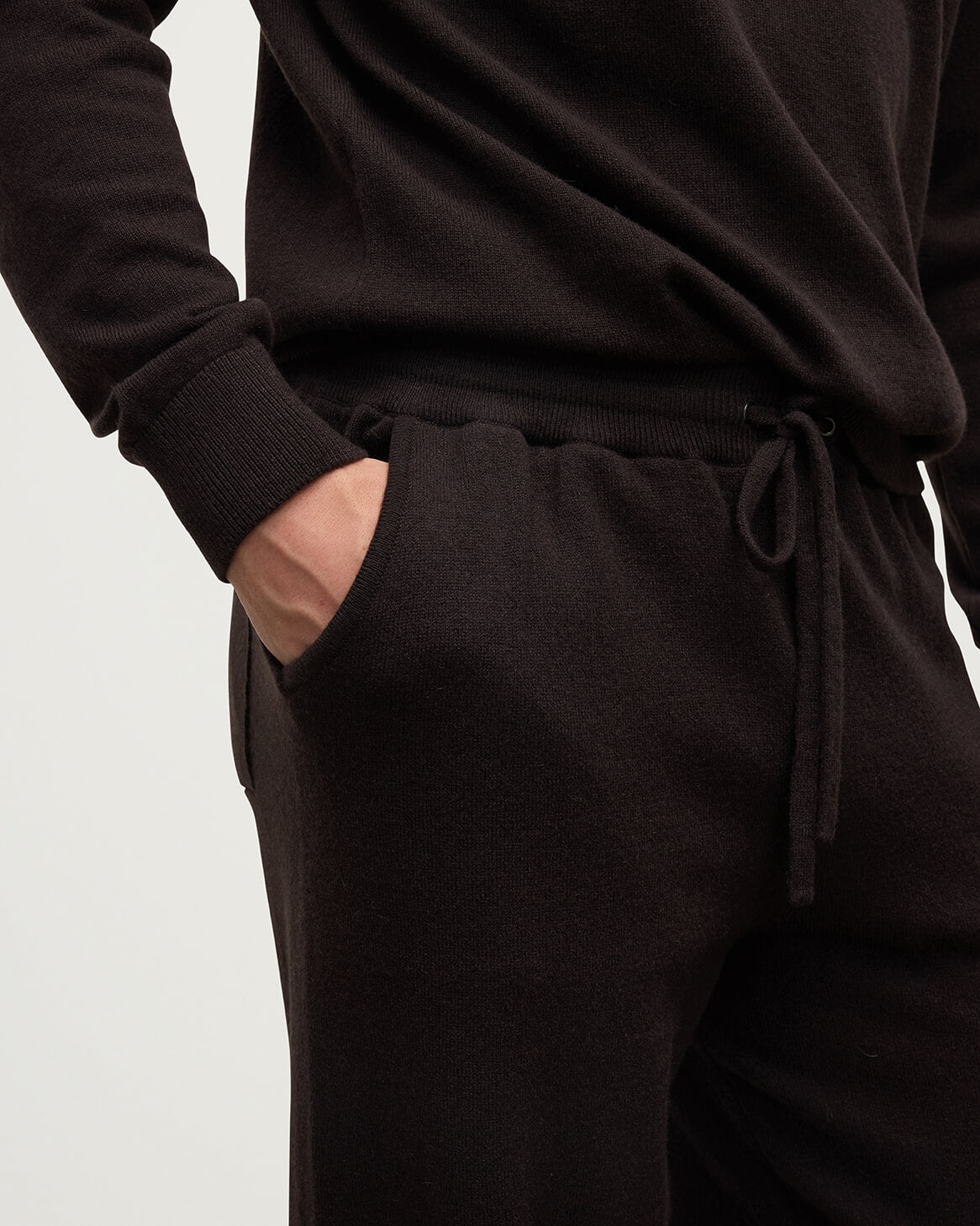 Johnstons of Elgin AW25 Men's Knitwear Molasses Tapered Cashmere Brown Joggers KBP00948SB7290