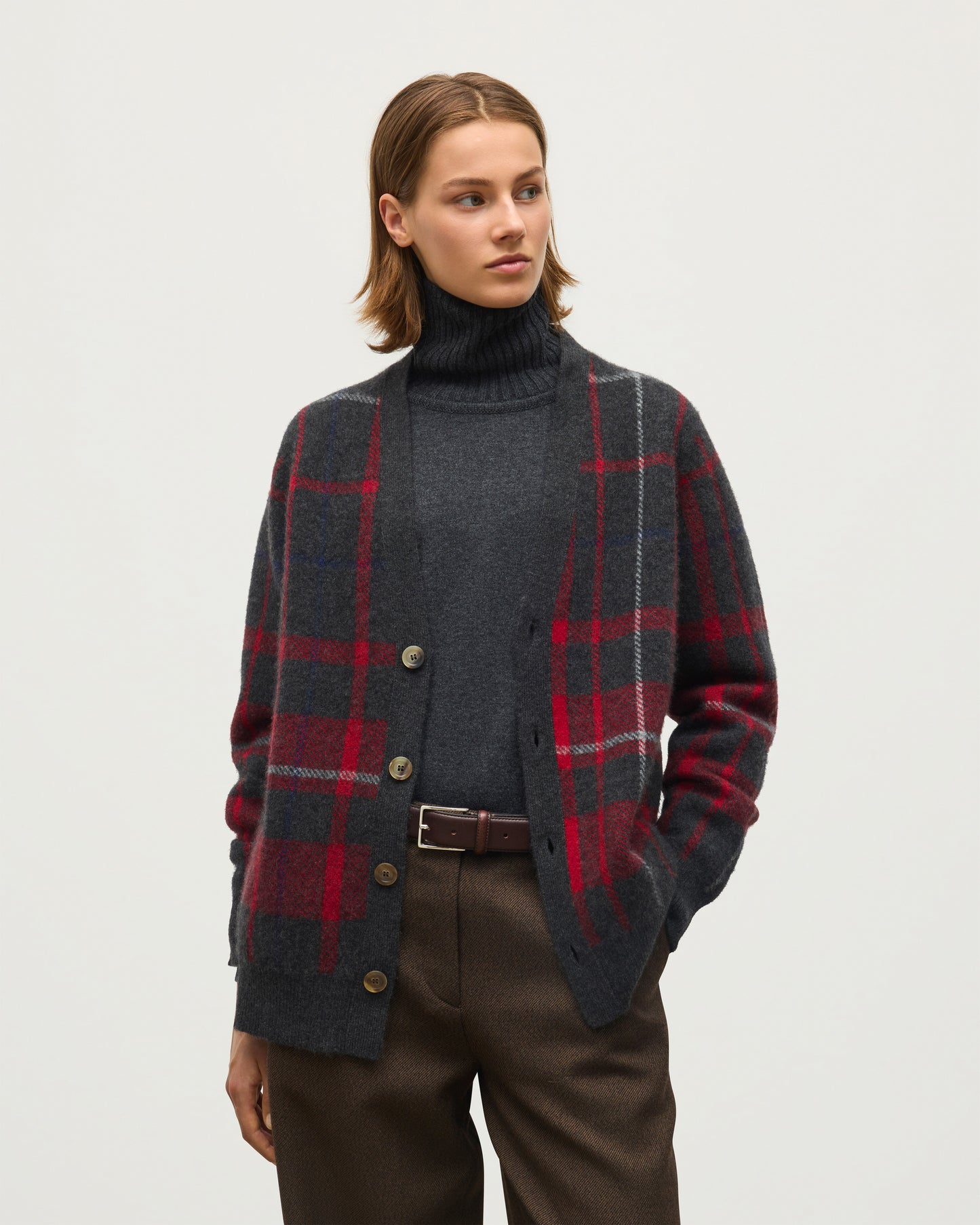 JOHNSTONS OF ELGIN MACK VEE CARDIGAN BRUSHED CASHMERE SILK INTARSIA CHECK VEE NECK CARDIGAN RED 74% CASHMERE, 26% SILK KBP01099JU1643