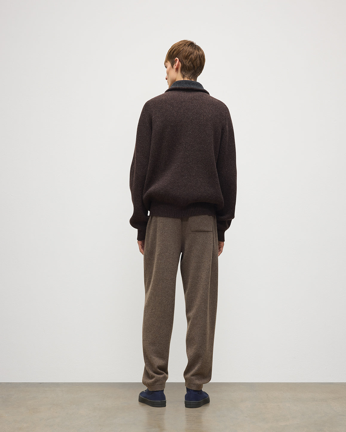 JOHNSTONS OF ELGIN LEWIS LOUNGE PANTS PERFORMANCE CASHMERE TAPERED JOGGERS - 2 PLY BROWN 97% CASHMERE, 3% POLYESTER KBP01124HB7128