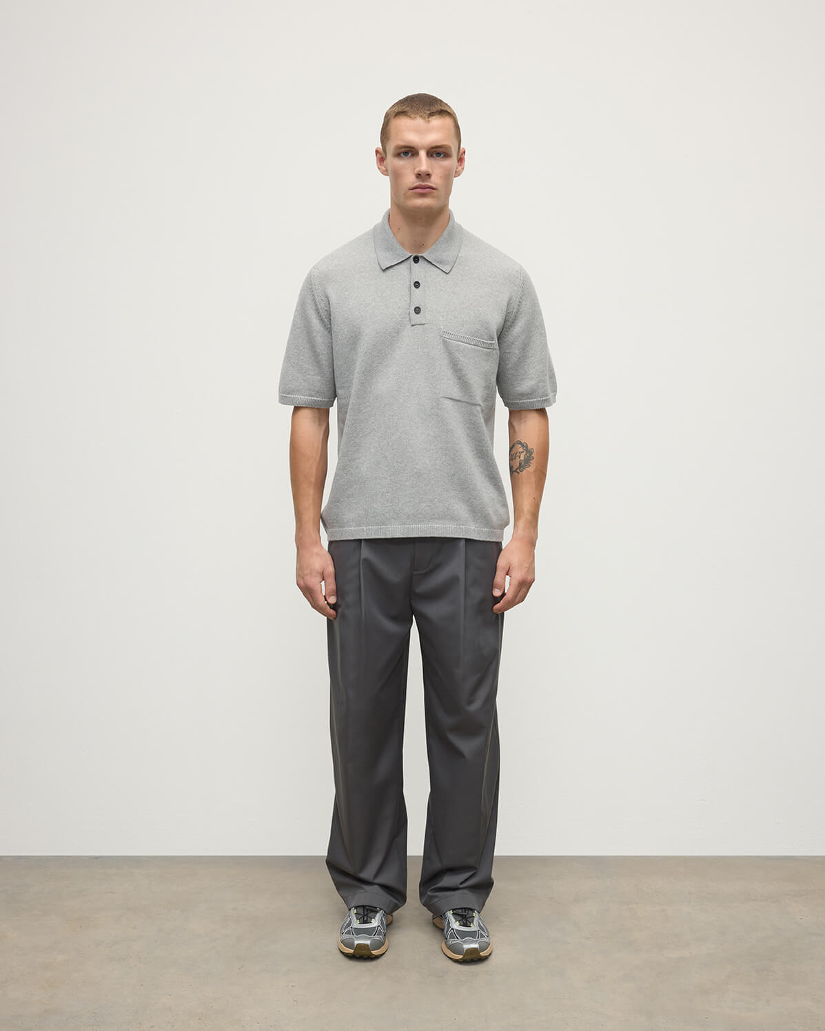 Johnstons of Elgin AW25 Men's Knitwear Light Grey Superfine Merino Relaxed Grey Polo Shirt KDA00771HA4232