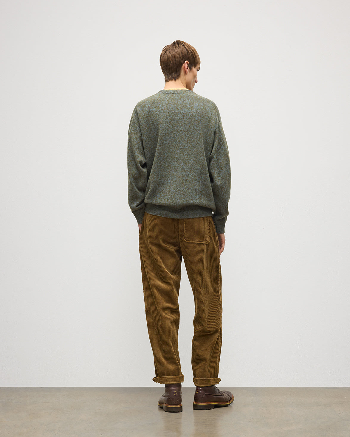 JOHNSTONS OF ELGIN CRAIGIE CREW SWEATER LAMBSWOOL CREW NECK SWEATER GREEN 100% LAMBSWOOL KDA00815HC4329