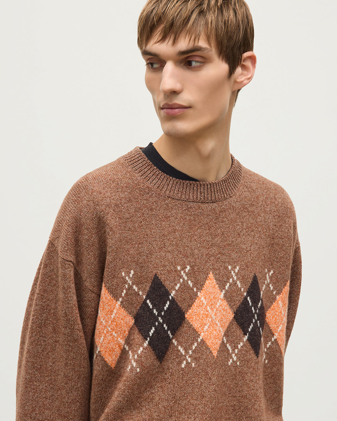 JOHNSTONS OF ELGIN RUSKY CREW SWEATER LAMBSWOOL ARGYLE CREW NECK SWEATER BROWN 100% LAMBSWOOL KDA00822JU1646