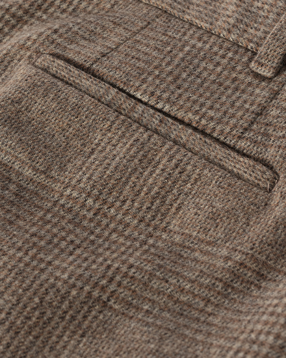 JOHNSTONS OF ELGIN WOMENS MACARA WOOL CM PLEATED TROUSERS 90% WOOL, 10% CASHMERE WORN WITH KYLESKU CABLE CASHMERE SWEATER IN VOLE BROWN TB000858RU7849
