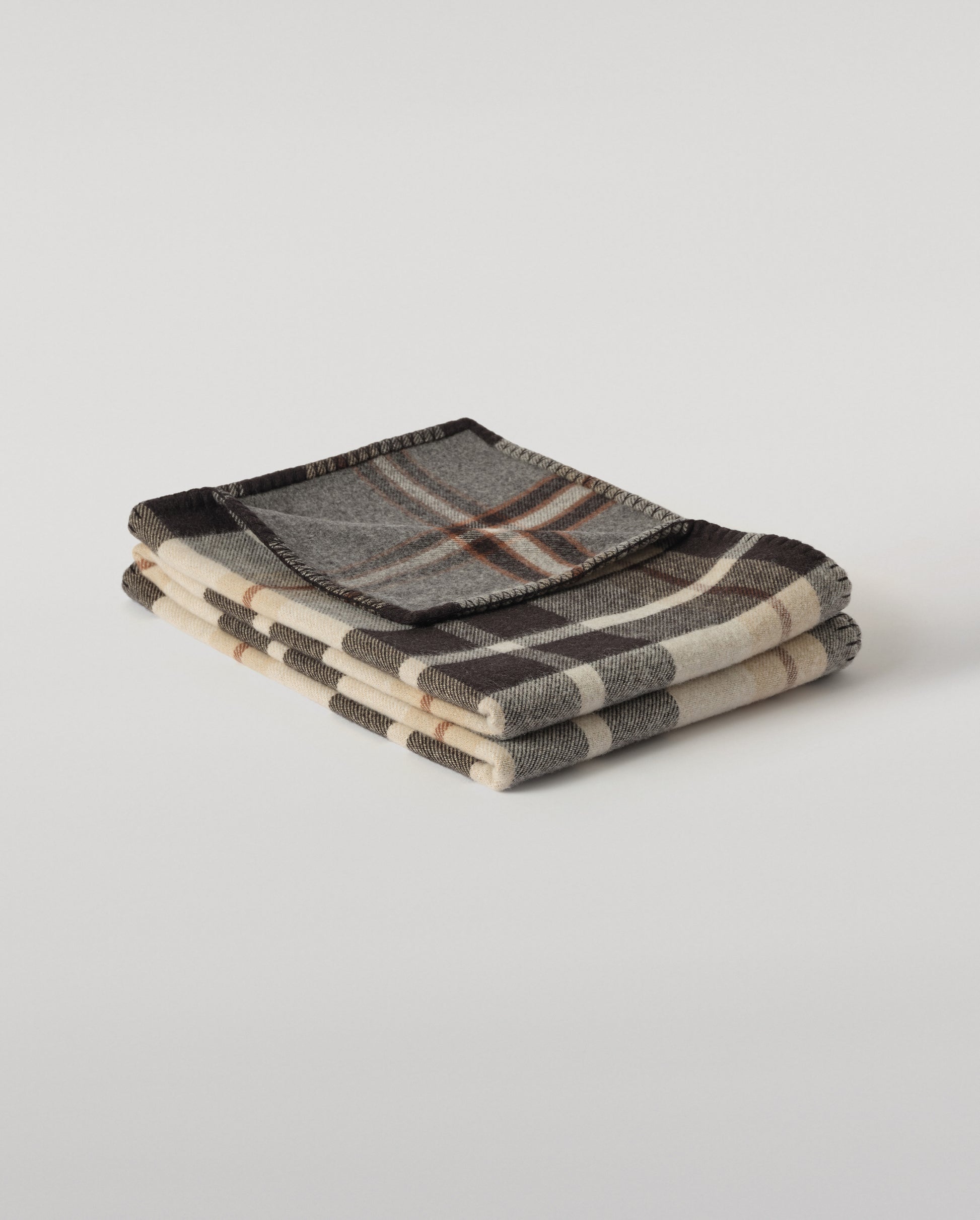 Johnstons of Elgin 100% Wool Black and Brown Plaid Blanket TD000535RU6952ONE