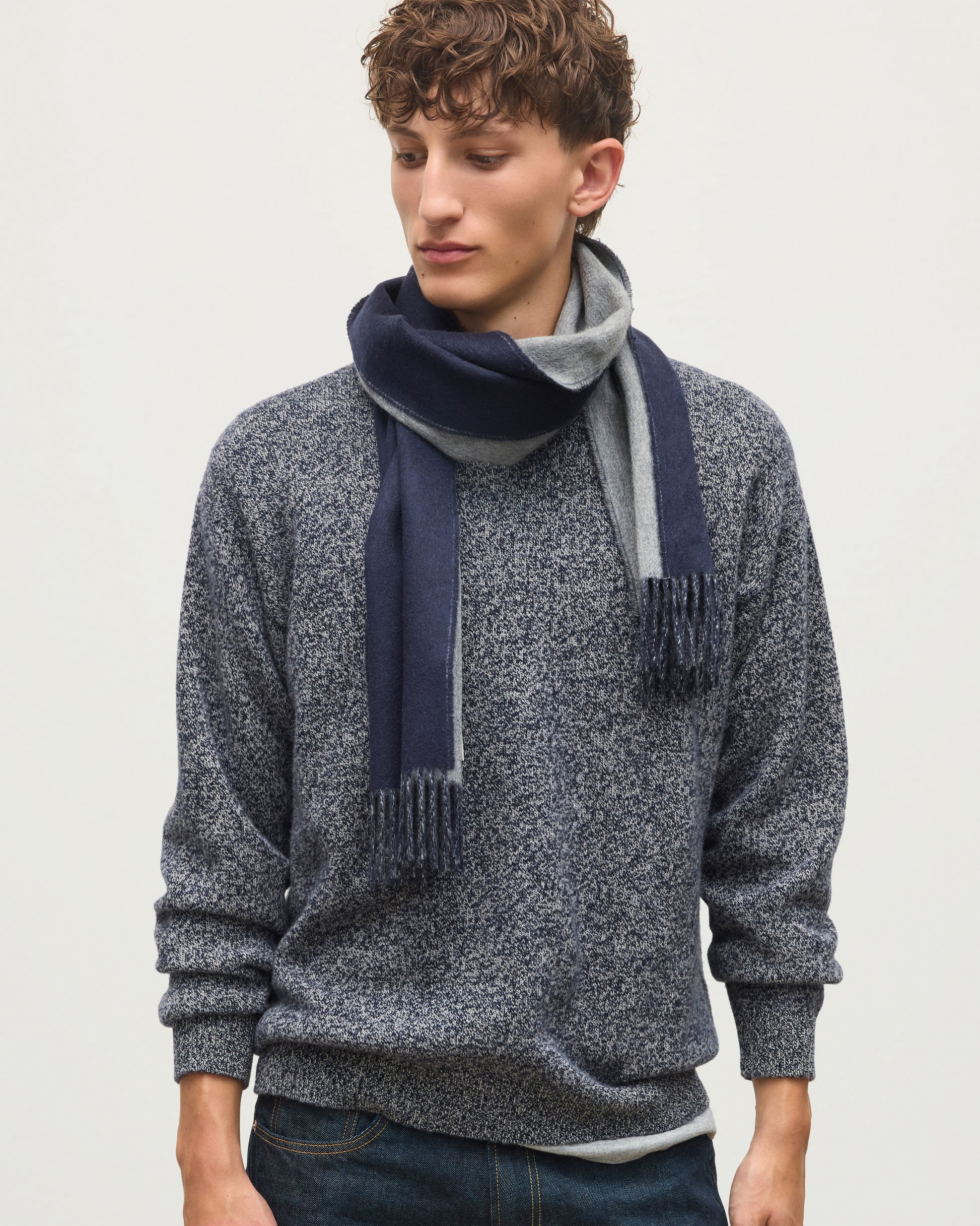 JOHNSTONS OF ELGIN CASHMERE CONTRAST REVERSIBLE SCARF DARK NAVY & GREY 100% CASHMERE WA000020RU7647ONE