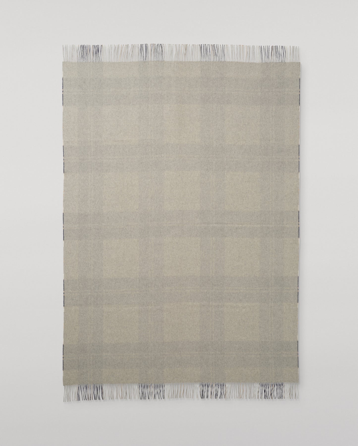 Johnstons of Elgin Silver Bannockbane Reclaimed Cashmere Blanket, Reversible, with fringe finish WA002637RU7822ONE