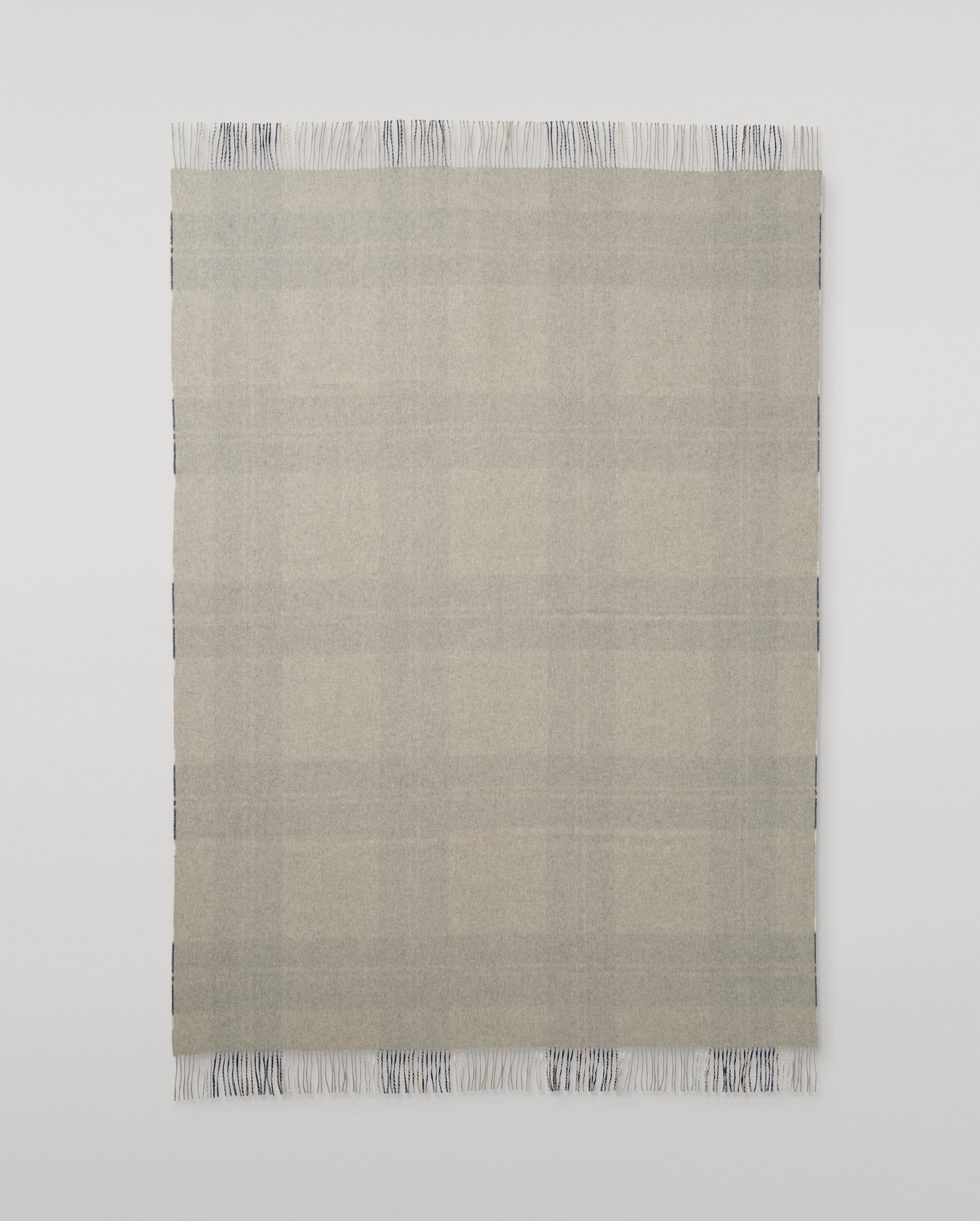 Johnstons of Elgin Silver Bannockbane Reclaimed Cashmere Blanket, Reversible, with fringe finish WA002637RU7822ONE